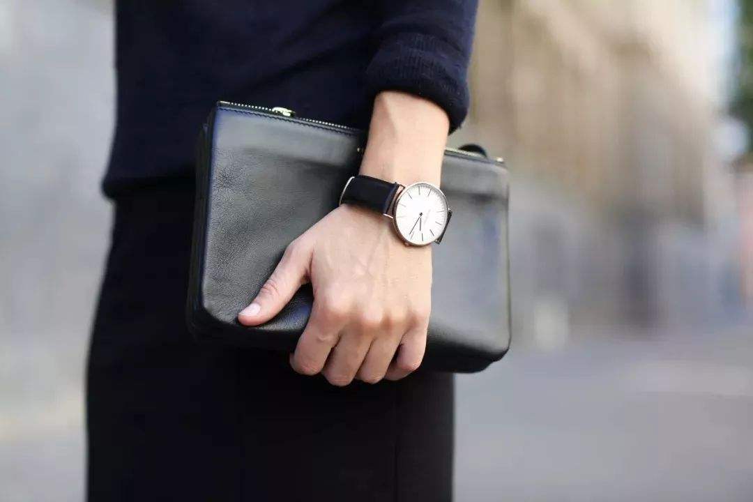 被公司调岗，到底是接受还是辞职？成熟的职场人该这么做